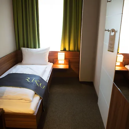 Hotel Joesepp's Am Hallhof 3*