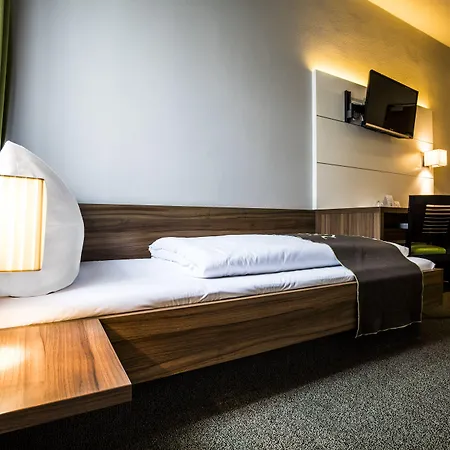 Joesepp's Am Hallhof Hotel 3*