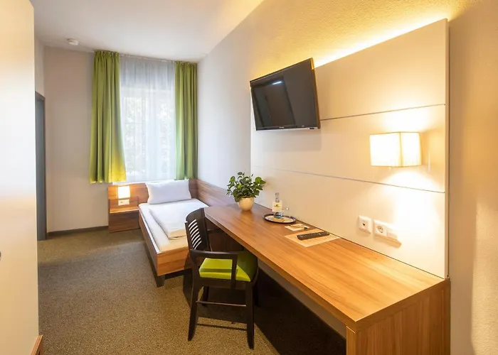 Hotel Joesepp's Am Hallhof 3*